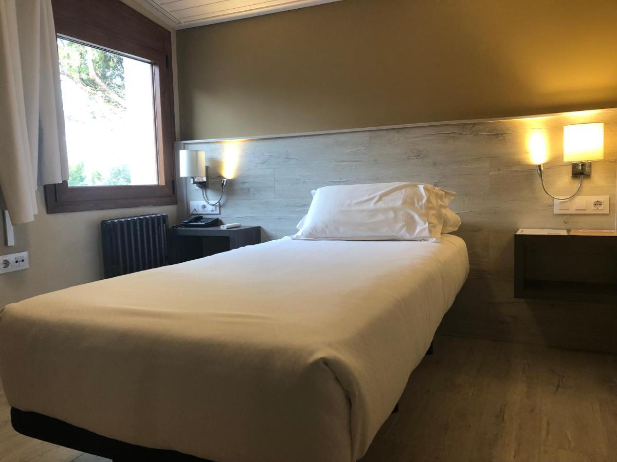 Hotel Restaurante El Montico 토르데실라 외부 사진