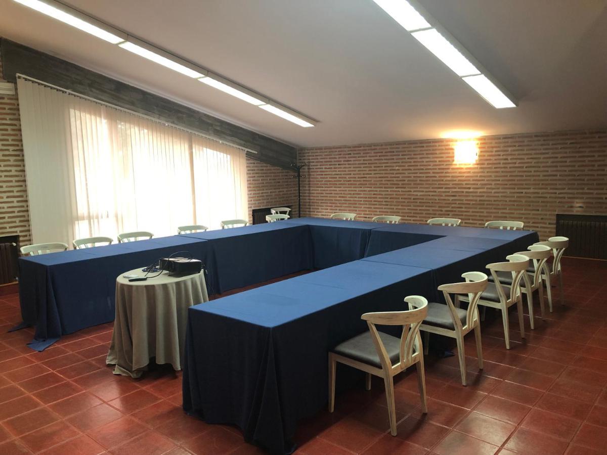 Hotel Restaurante El Montico 토르데실라 외부 사진
