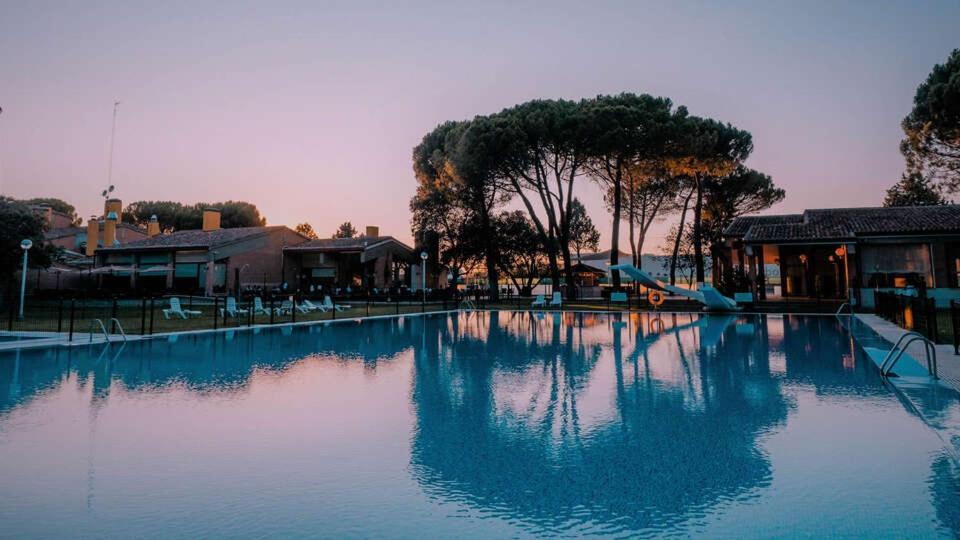 Hotel Restaurante El Montico 토르데실라 외부 사진